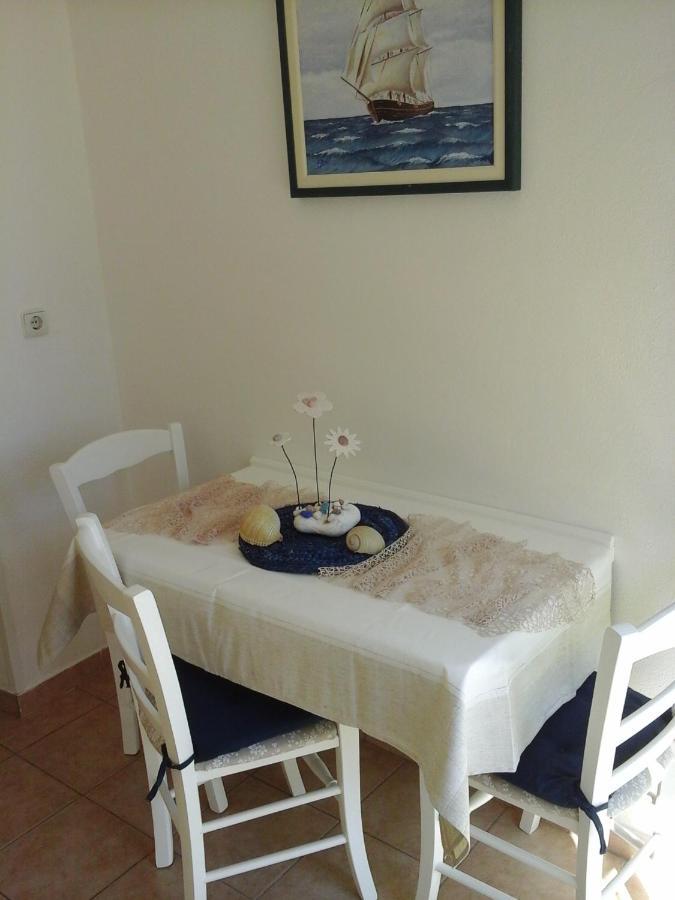 Apartments And Rooms With Parking Space Hvar - 13161 Хвар Экстерьер фото